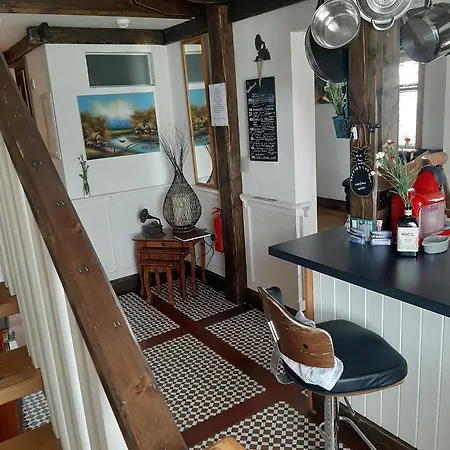 Apartment Cozy In 60 M² View
